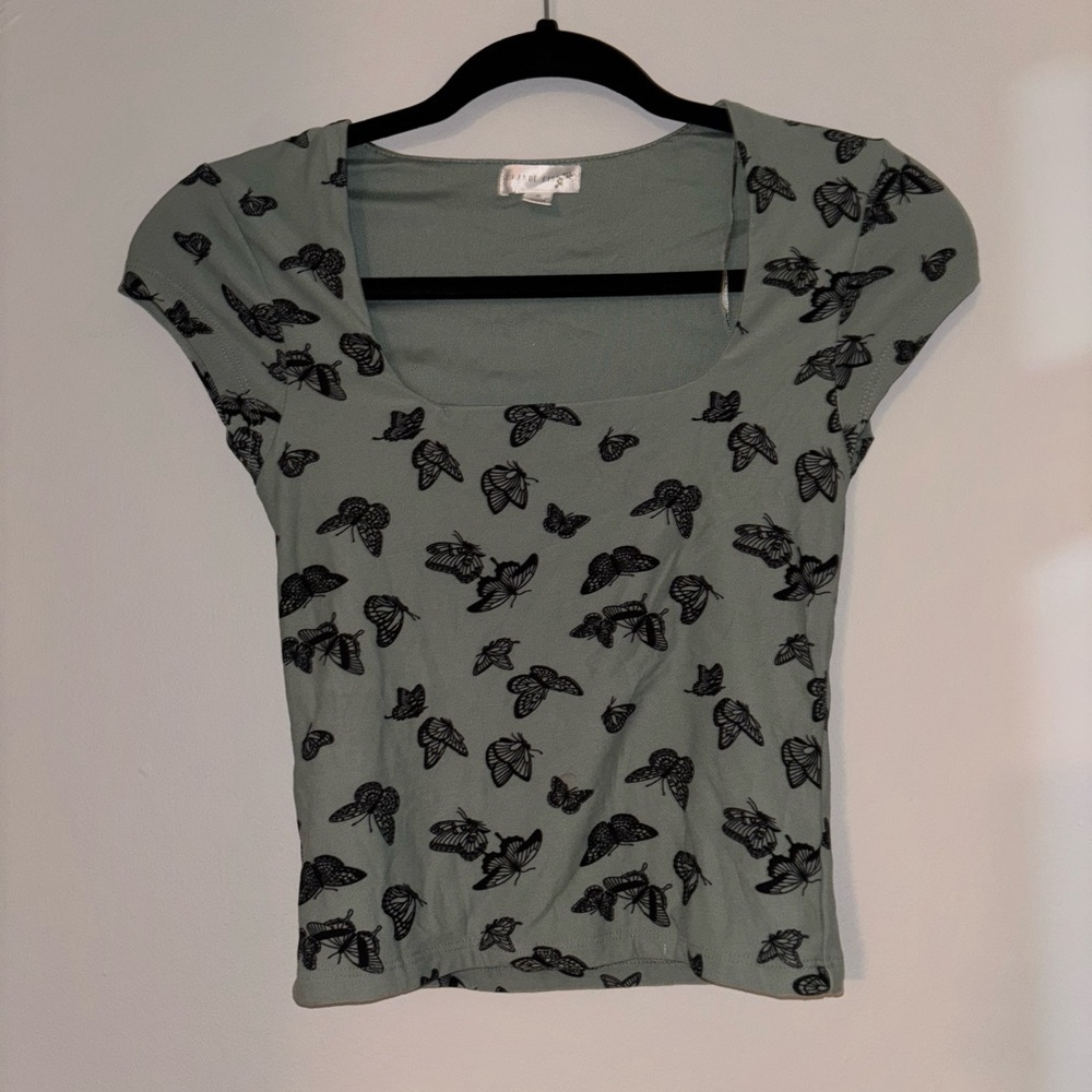 Sage Butterfly Stretch Short Sleeve Top